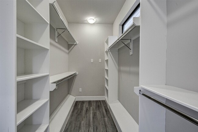 Building Photo - 607 Sydnor St