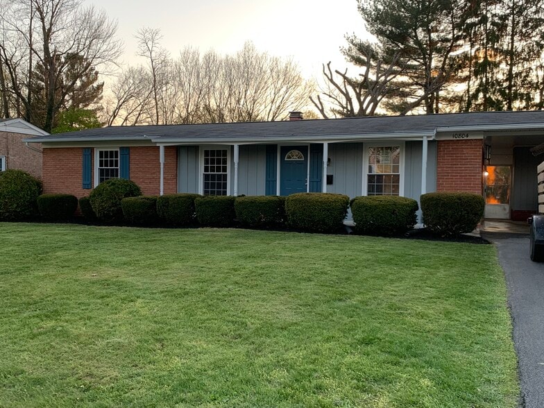 Front of house - 10804 Coffman Ave