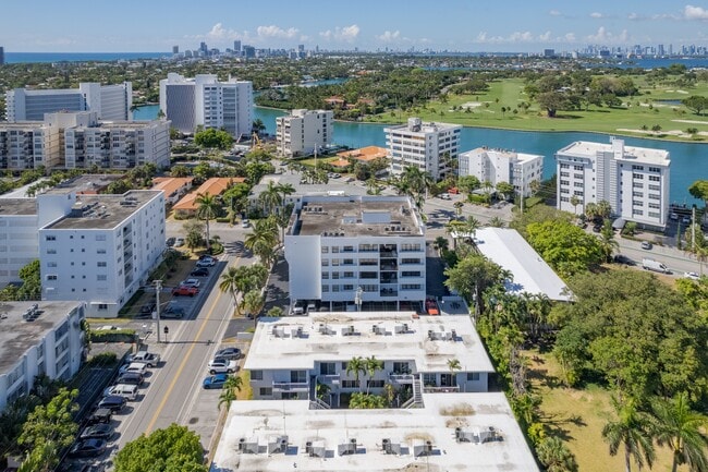 Building Photo - Legacy at Bay Harbor
