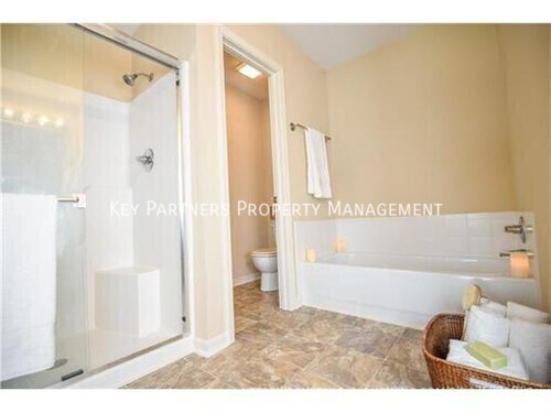 Building Photo - 1950 W Surrey-