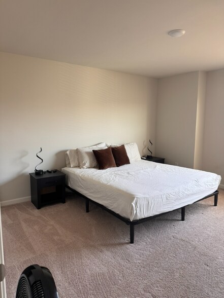 Building Photo - 2945 Cottage Ln