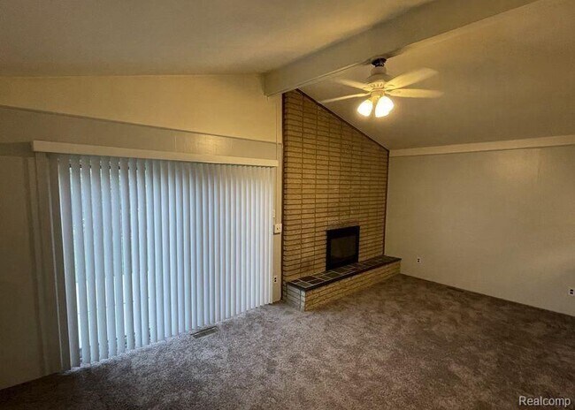 Building Photo - 34660 MacDonald Dr