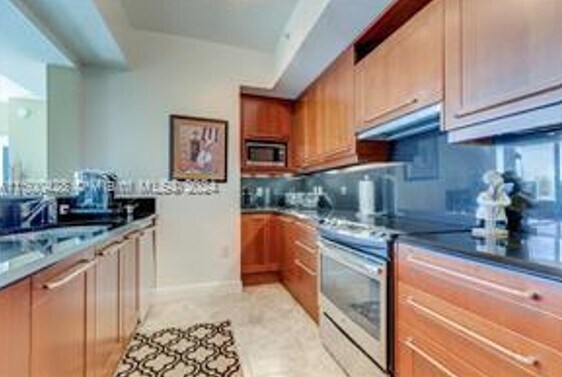 Building Photo - 333 Las Olas Way