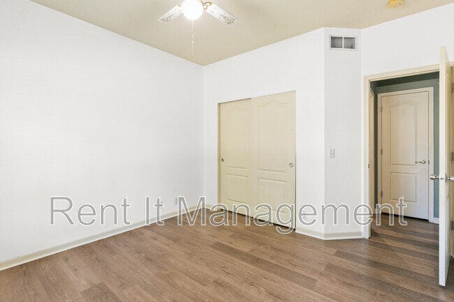 Building Photo - 7425 N 77th Ave