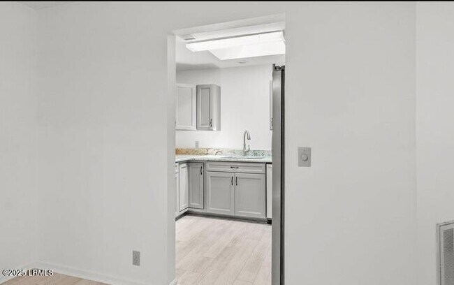 Building Photo - 2909 Waters Edge Ct E
