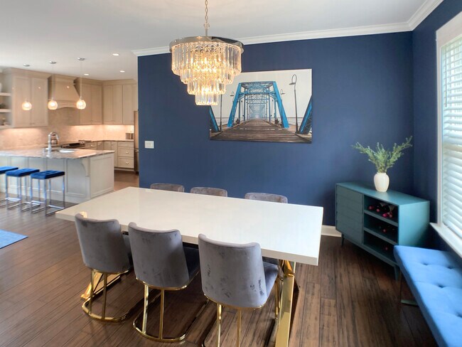 Building Photo - 1612 Auburndale Ave