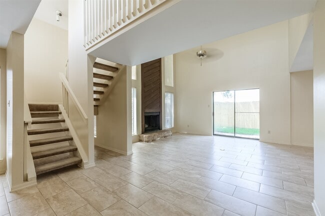 Building Photo - 514 Shady Dale Dr