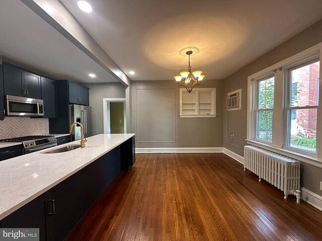 Building Photo - 817 N Harrison St