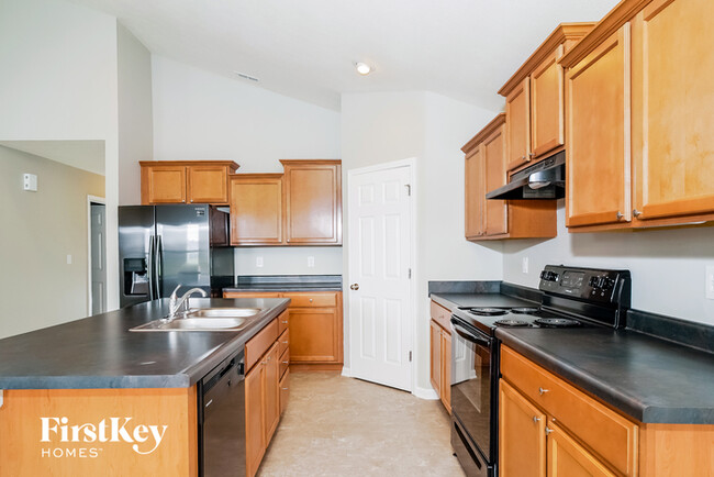 Building Photo - 1623 Woodside Cir