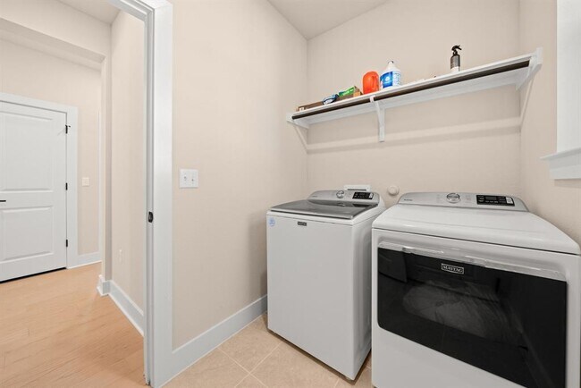 Building Photo - 8417 Laughlin Ln