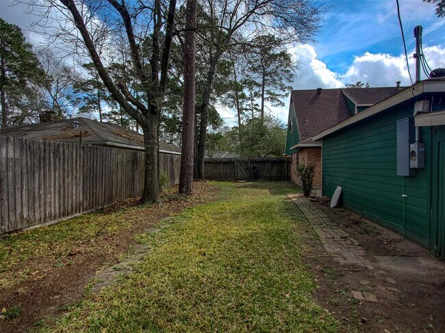 Building Photo - 28903 Twisted Oak Dr