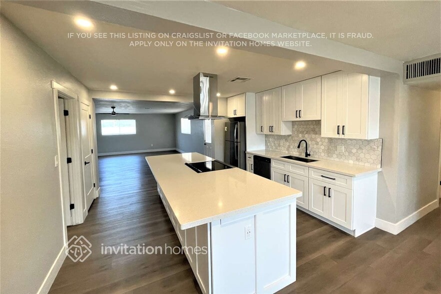 Building Photo - 856 E 9th Ave