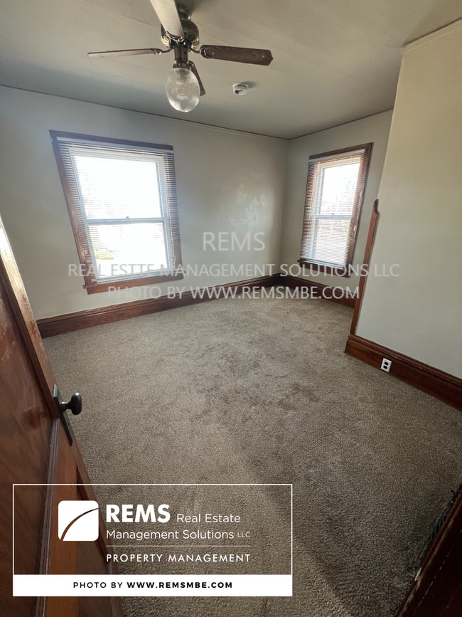 Building Photo - 431-437 Clark St.