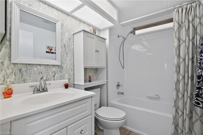 Building Photo - 125 Kim Dr