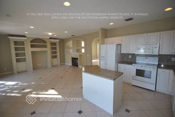 Building Photo - 7584 Colony Lake Dr