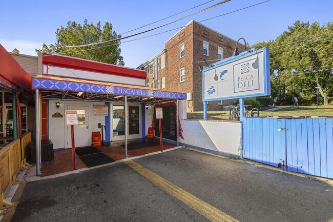 Building Photo - Gorgeous 2/2 with luxurious Lobby Level Condo in Hampden Row