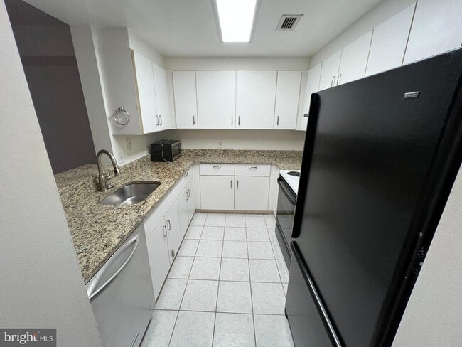 Building Photo - 2301 N Street NW Unit 407