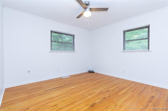 Building Photo - 7580 Thornwood St