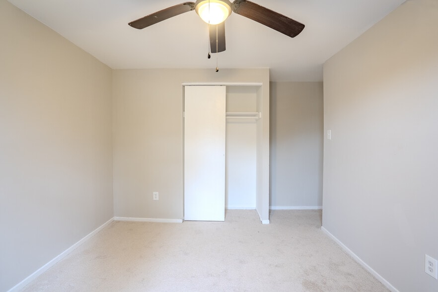 Building Photo - 8505 Castlemill Cir