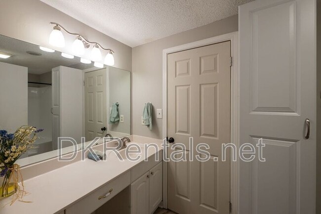 Building Photo - 3067 Steeplechase Dr