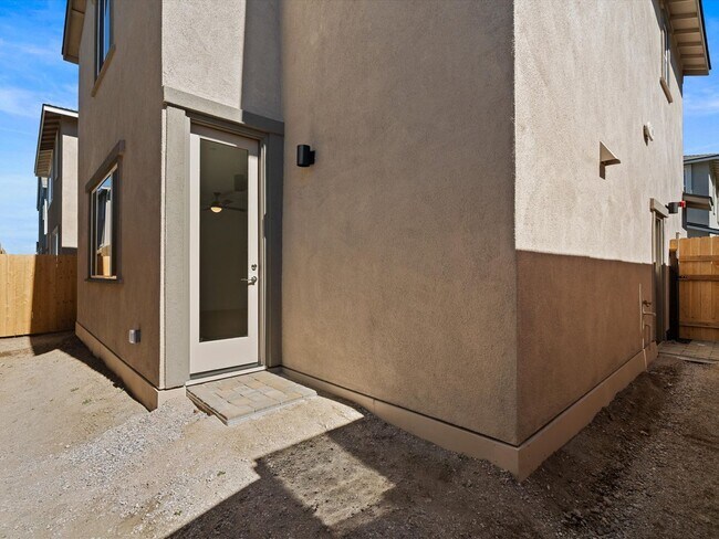 Building Photo - Desirable South Reno neighborhood of the Courtyards at Arrowcreek.