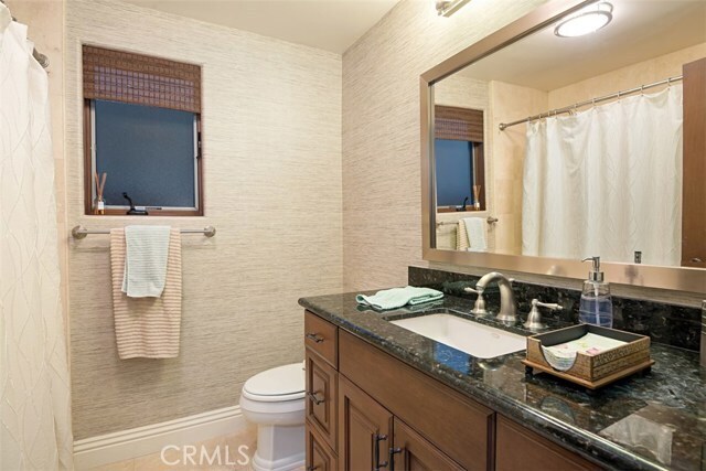 Building Photo - 613 Begonia Ave