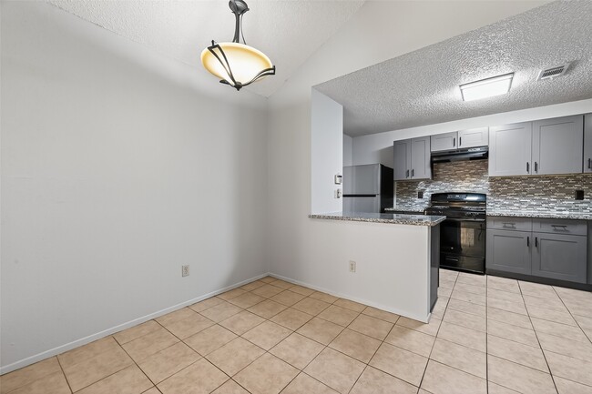 Building Photo - 16106 Barbarossa Dr