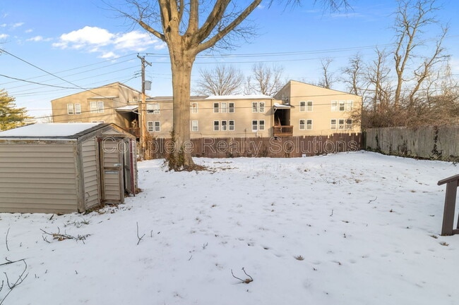 Building Photo - 10044 Pepper Ln