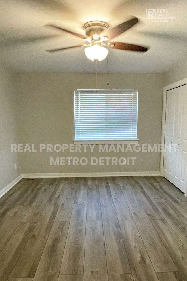 Building Photo - SPRING INTO A NEW HOME