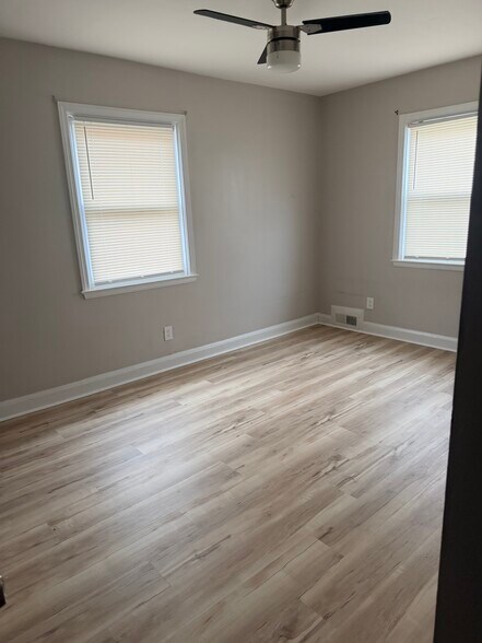 Building Photo - 1416 E Cold Spring Ln