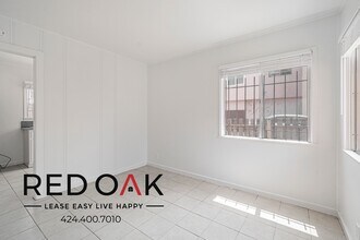 Building Photo - 1036 Chestnut Ave