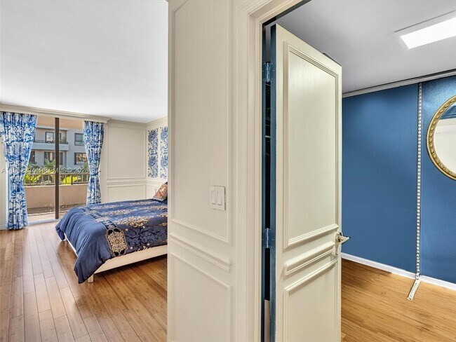 Building Photo - 101 Crandon Blvd