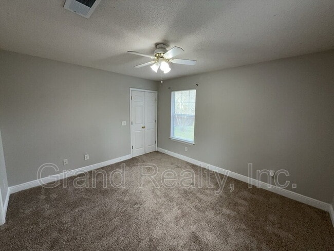 Building Photo - 6901 Ella St