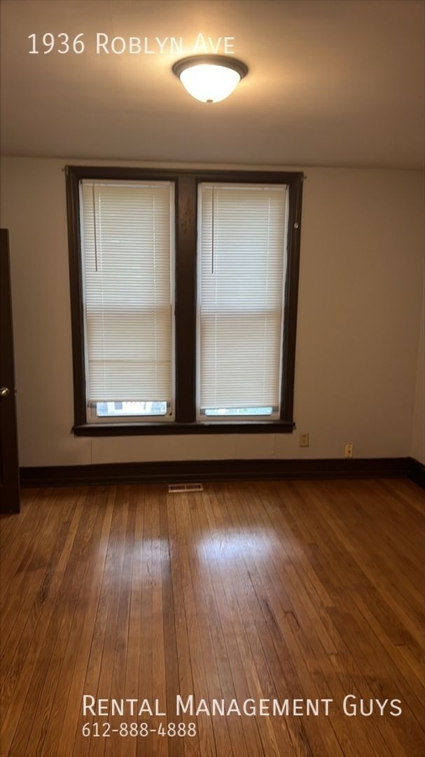 Building Photo - 1936/1938 Roblyn Ave