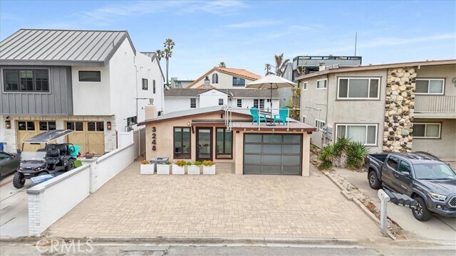 Building Photo - 3248 Ocean Dr