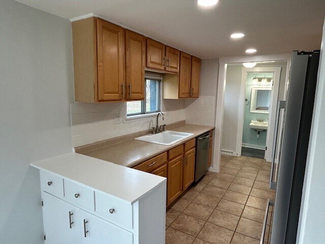 Building Photo - 810 Mc Connell St