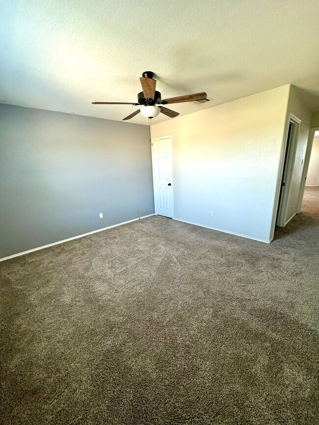 Building Photo - AVAILABLE SOON!