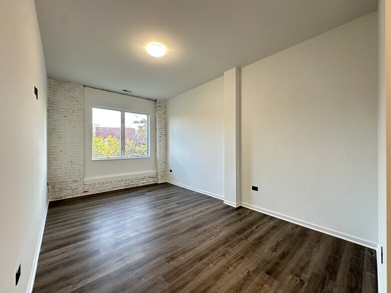 Building Photo - 2550 S Wabash Ave