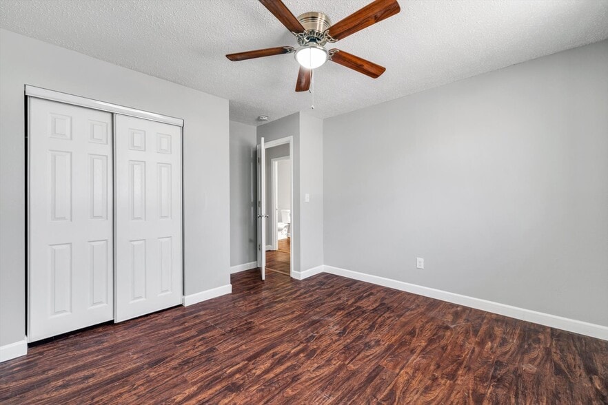 Building Photo - 11 Carriage Lane