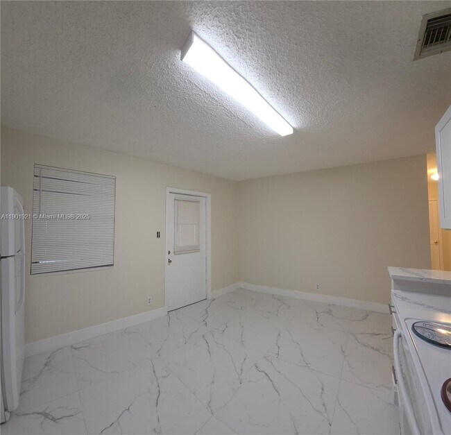 Building Photo - 2526 Taylor St