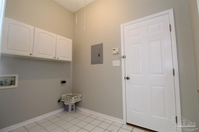Building Photo - 2042 Hamilton Crossing Dr