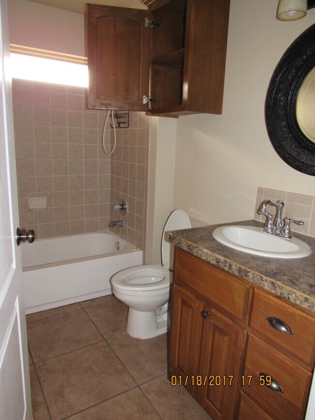 Building Photo - BEAUTIFUL HOME IN WOLFCREEK AREA!!!