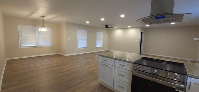 Building Photo - 5189 Forest Dr SE