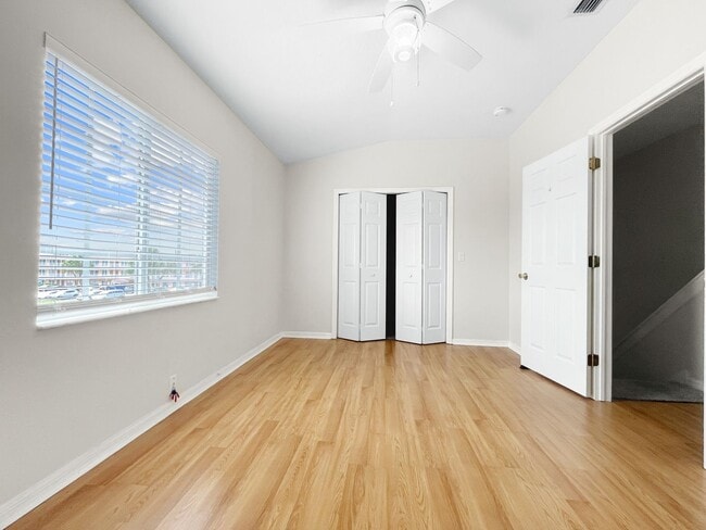 Building Photo - Spacious 4-Bedroom Townhome with Lake Views in Desirable Willow Lake Community