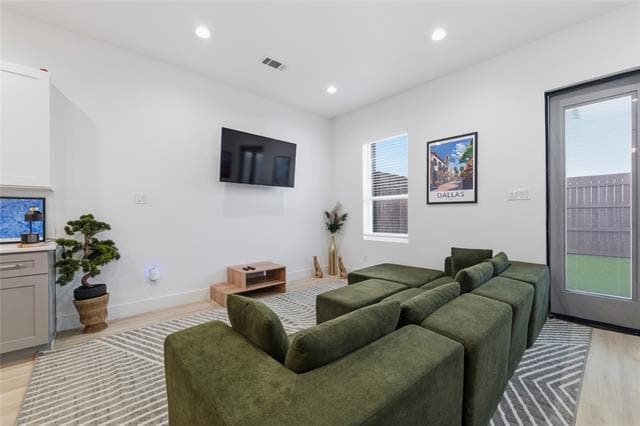 Building Photo - 2406 Merlin St