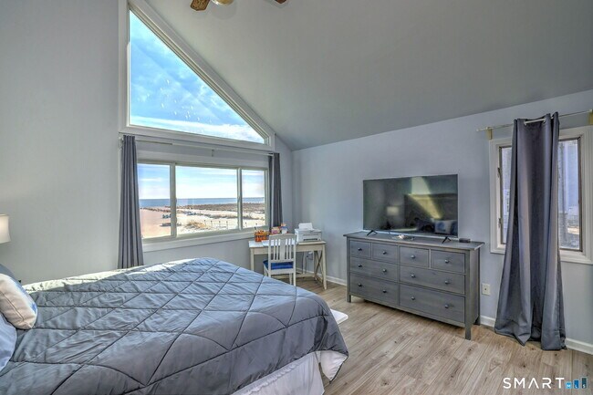 Building Photo - 25 Milford Point Rd