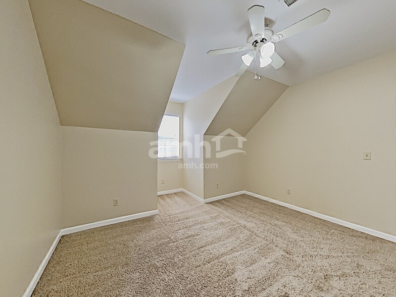Building Photo - 104 Sunset Dr