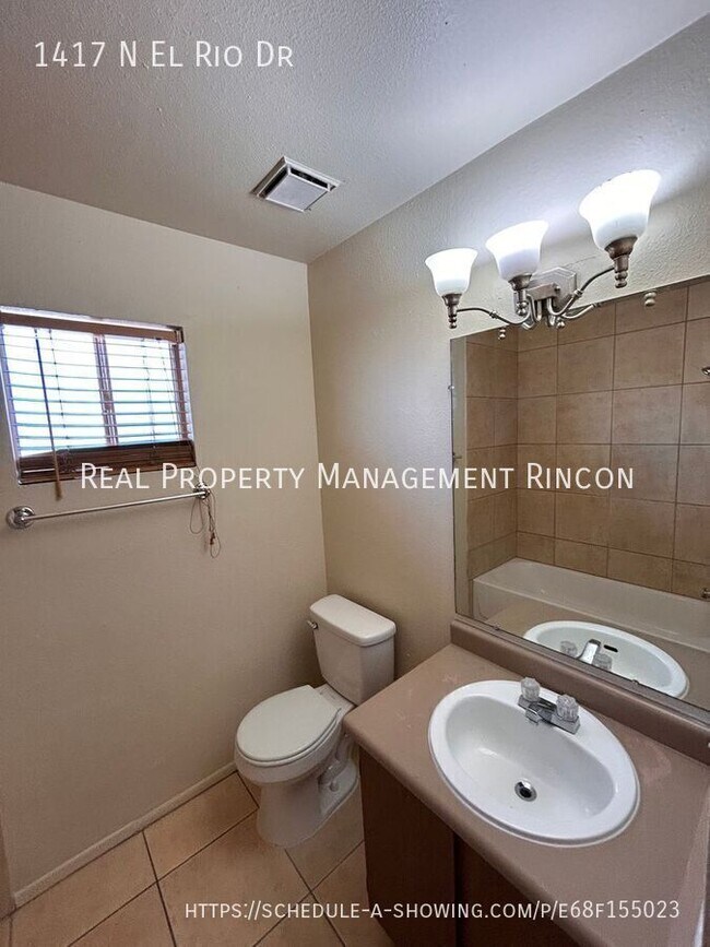 Building Photo - 1417 N El Rio Dr