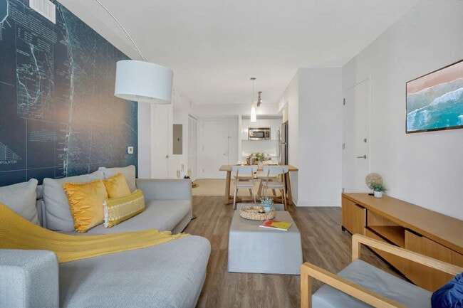 Building Photo - 2602 E Hallandale Beach Blvd