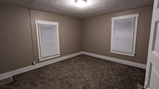 Building Photo - 1-Bedroom, 1-Bathroom Duplex Home for Rent in Perry